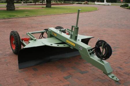 Trailed Grader 2.4m 1000kg