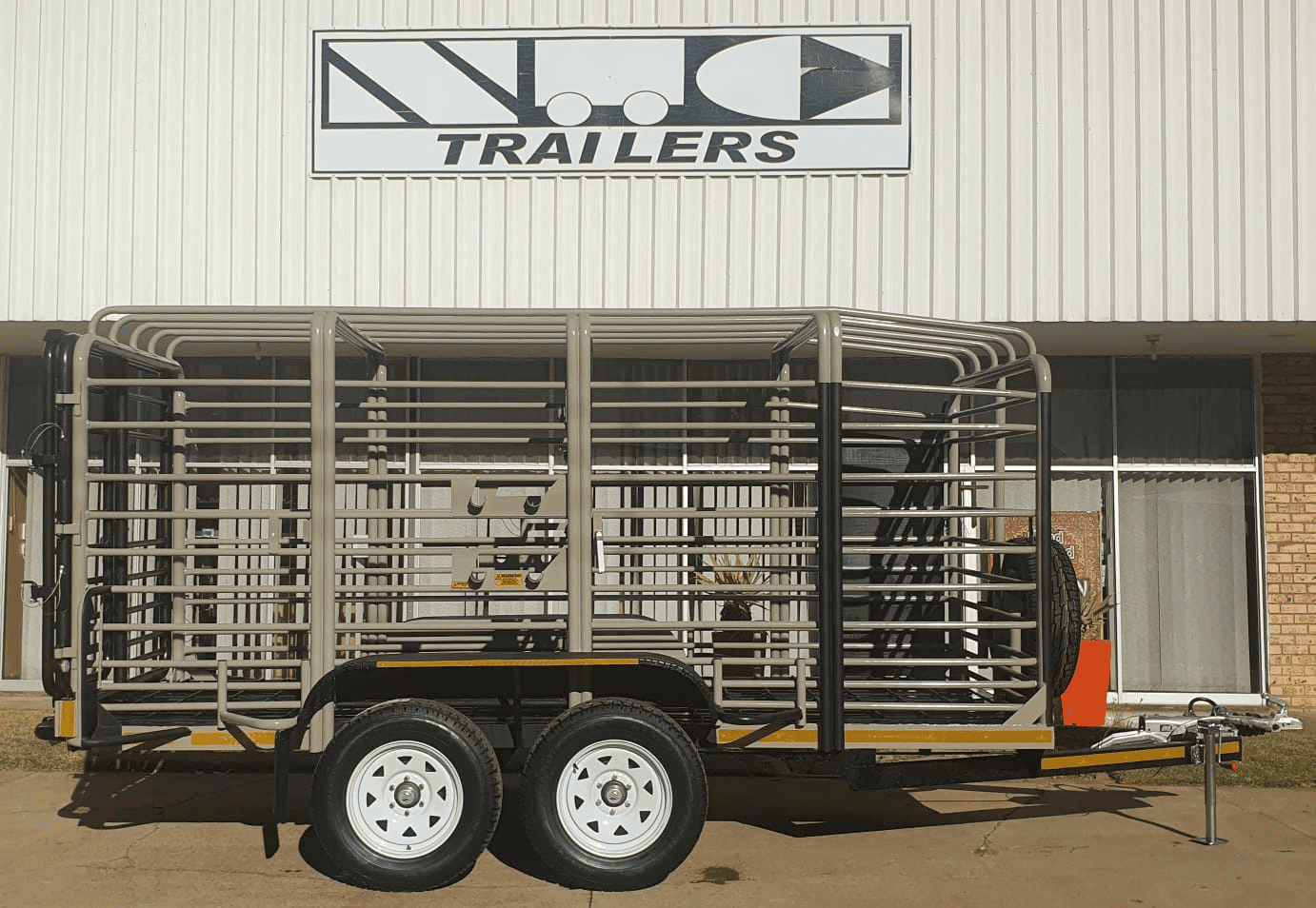 NIC 14 - 4.6m Trailer 6